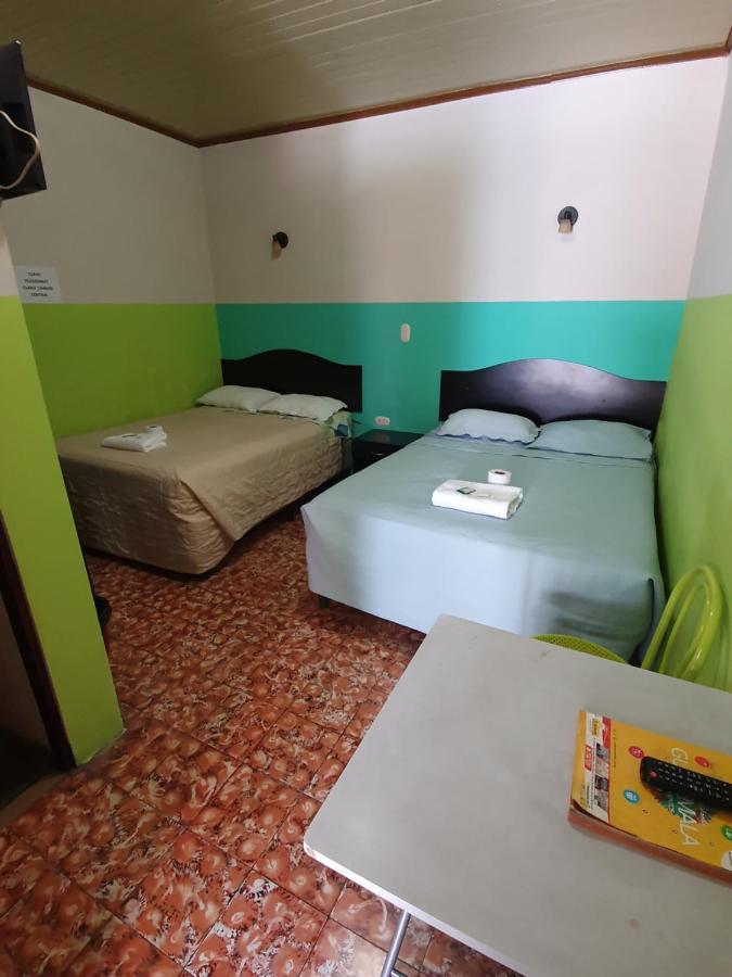 קצאלטננגו Hotel Kasa Kamelot Central מראה חיצוני תמונה