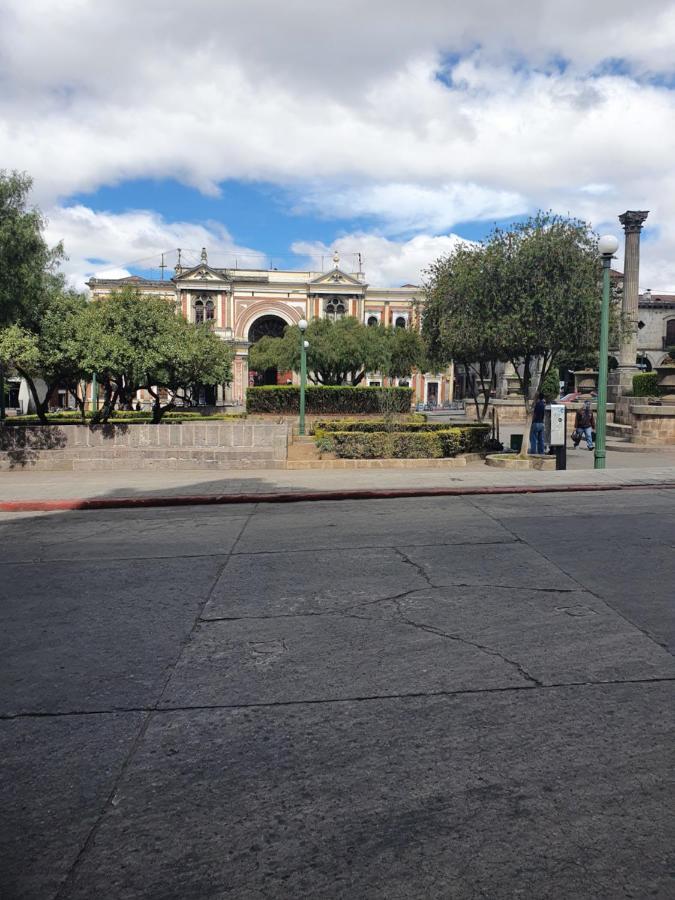 קצאלטננגו Hotel Kasa Kamelot Central מראה חיצוני תמונה
