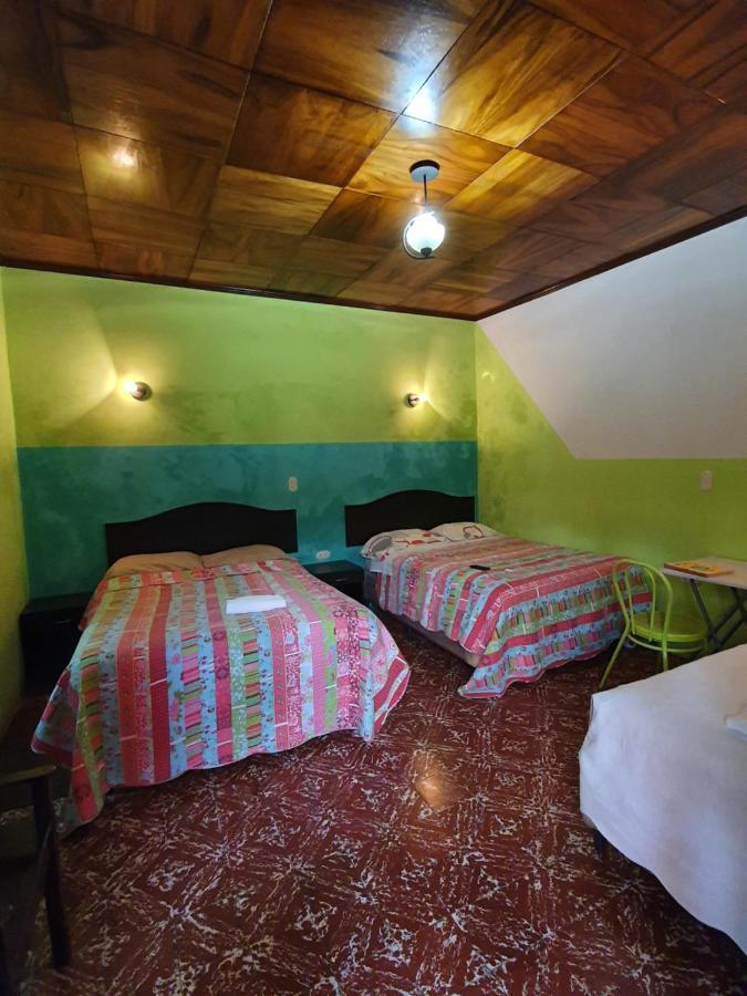 קצאלטננגו Hotel Kasa Kamelot Central מראה חיצוני תמונה