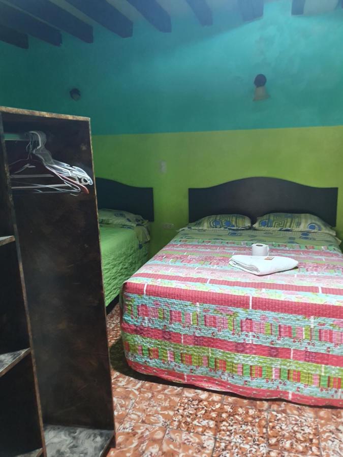 קצאלטננגו Hotel Kasa Kamelot Central מראה חיצוני תמונה