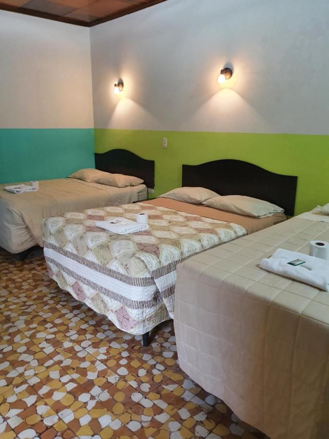 קצאלטננגו Hotel Kasa Kamelot Central מראה חיצוני תמונה