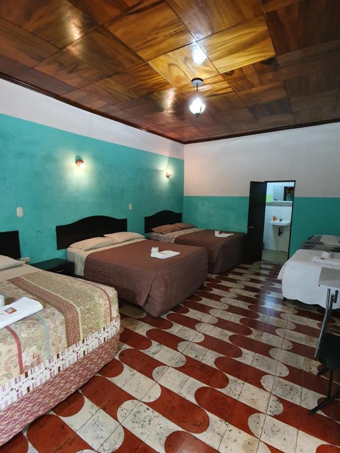 קצאלטננגו Hotel Kasa Kamelot Central מראה חיצוני תמונה