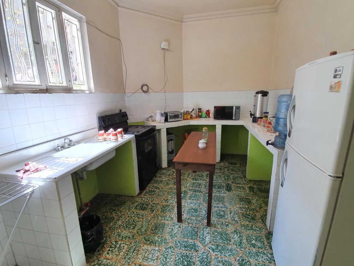 קצאלטננגו Hotel Kasa Kamelot Central מראה חיצוני תמונה